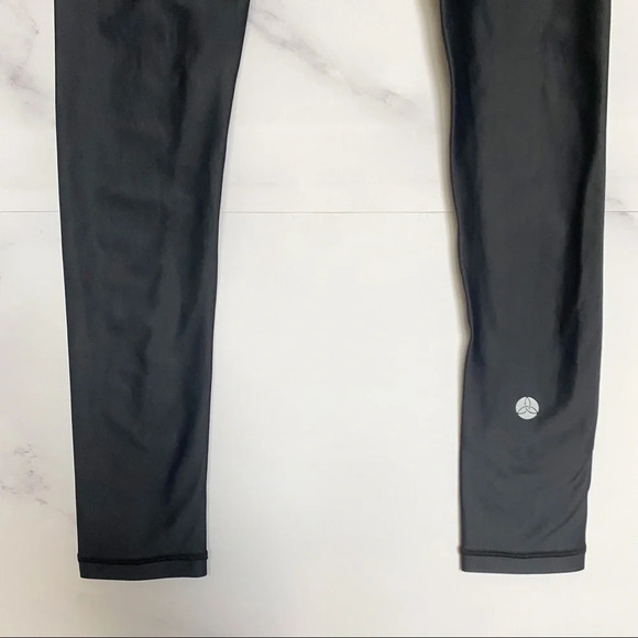 Vie Active Rockwell Black Full Length Legging - Picture 6 of 7